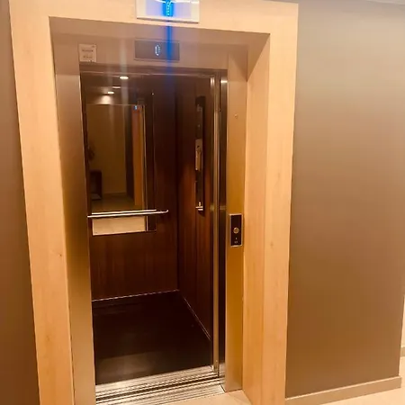 Marisabella 2 * باري