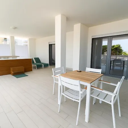 Marisabella 2 * باري